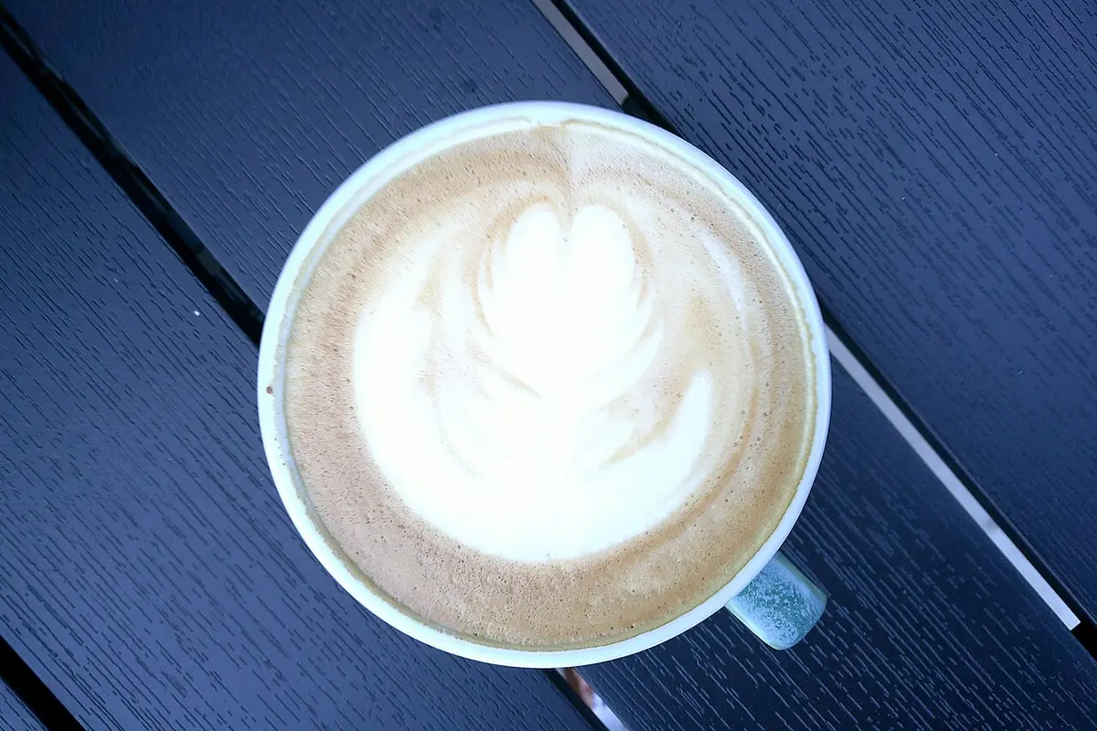 Capuchino con espuma de leche