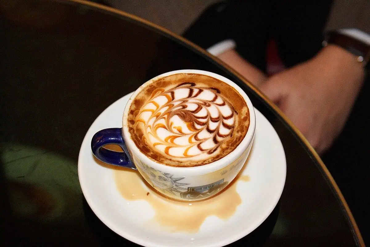 Capuchino con espuma de leche