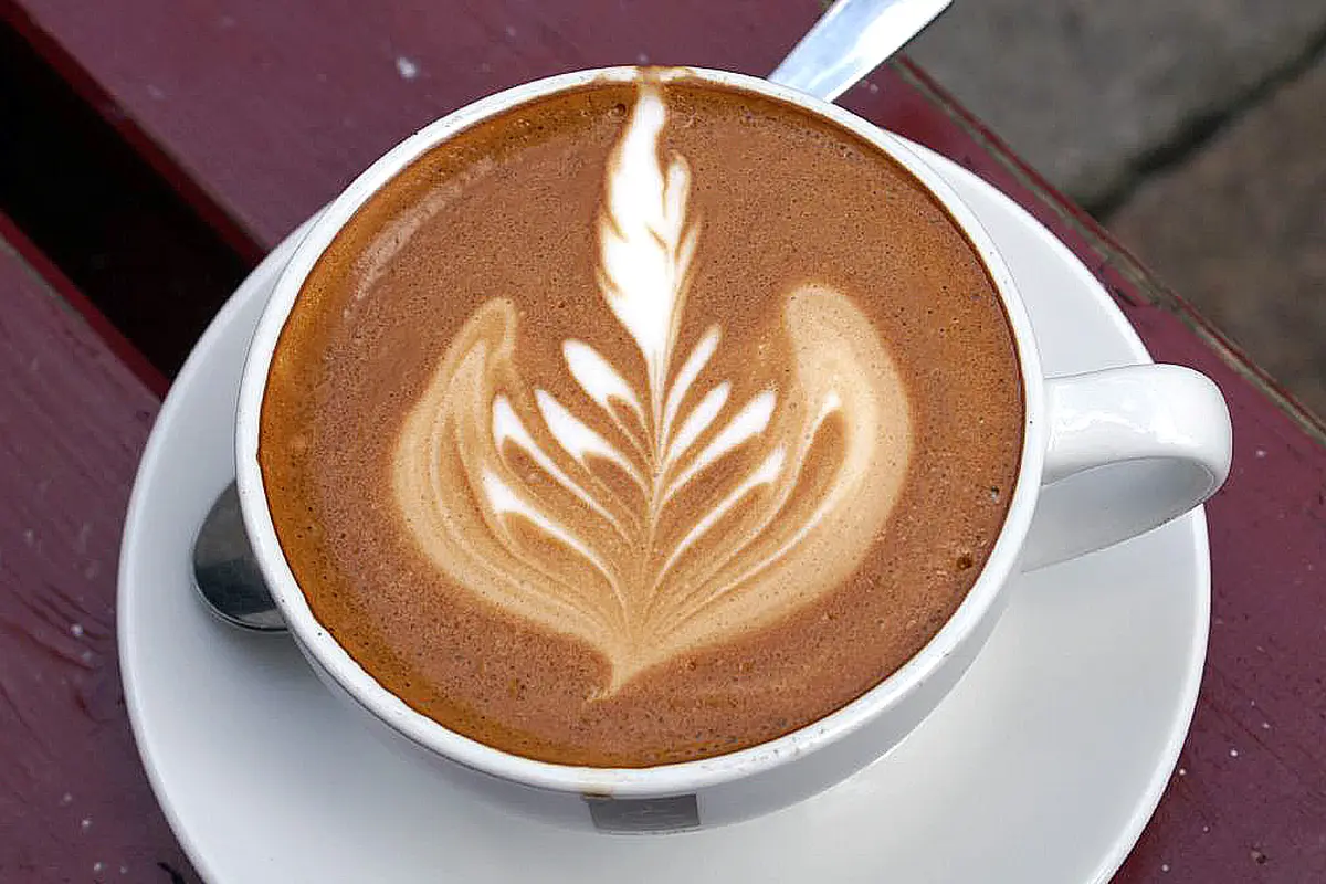 Capuchino con espuma de leche