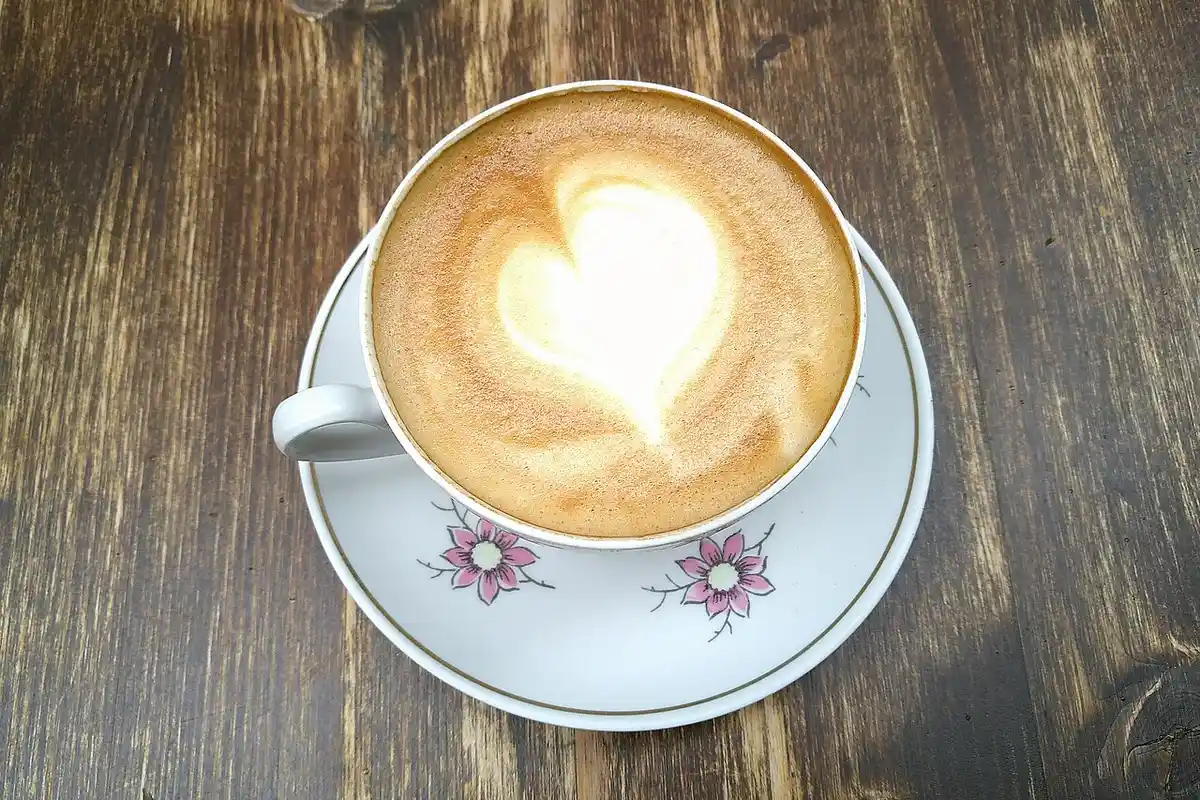 Capuchino con espuma de leche