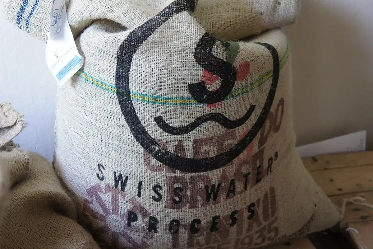 Granos de café para descafeinado