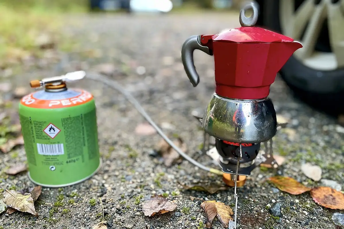 Cafetera italiana preparando café